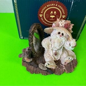 Boyds Bears Figurine with Mirror